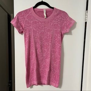 Lululemon athletica short sleeve womens tee